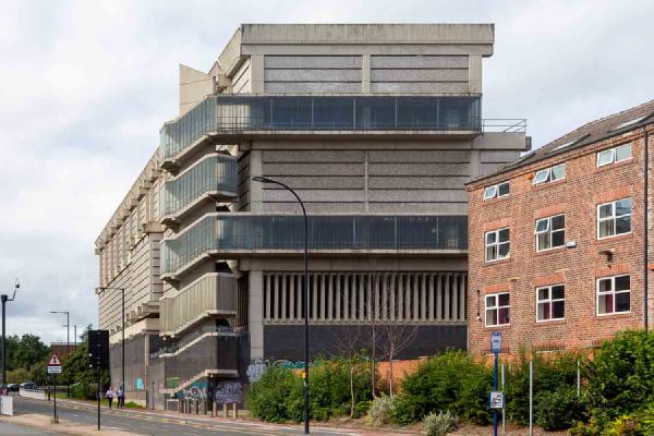 Owen Hatherley is perfectly correct when he describes it as "a shocking paroxysm of a building, an explosion in reinforced concrete, a bunker built with an aesthete's attention to detail, a building which is genuinely Brutalist in both senses of the term."